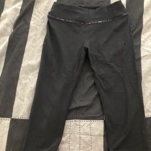 Ajisai black capri Gorpcore athleisure leggings size M mid rise stretch athletic